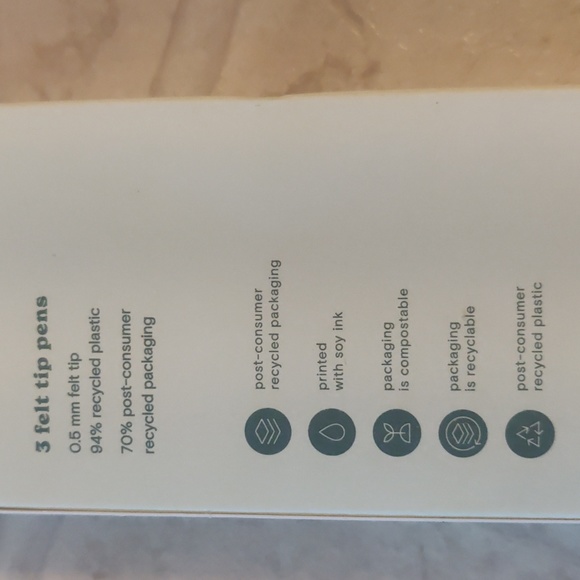 New! 1 ruled journal and 1 pack of felt tip black ink fine point (0.5mm) pens - Picture 10 of 11